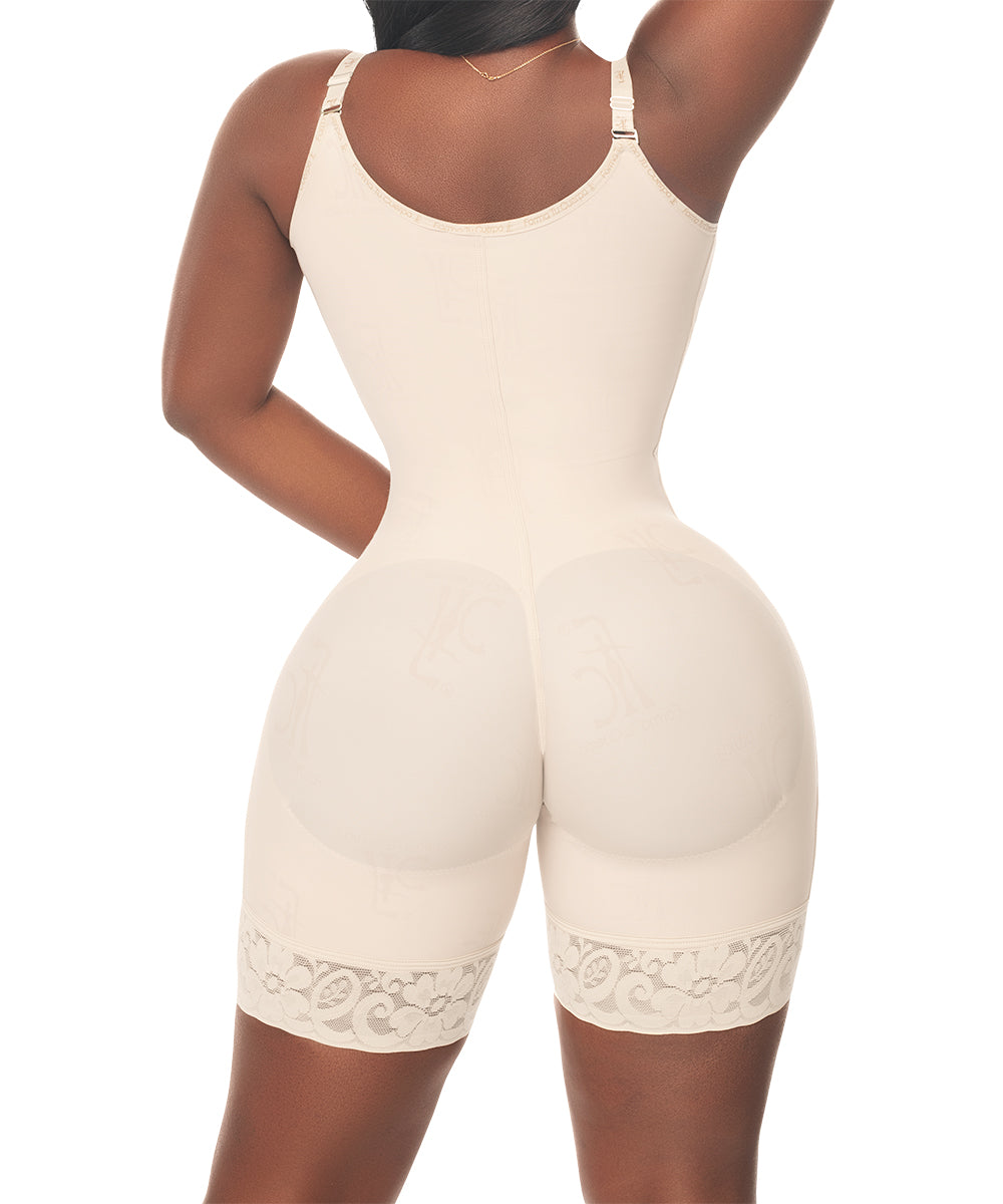 Faja postoperatoria con broches frontales:  Ajuste progresivo y soporte ( REF. C-002- C-102 )